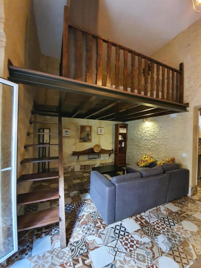 Apartment Coqueto Dupex En El Casco Antiguo De Triana